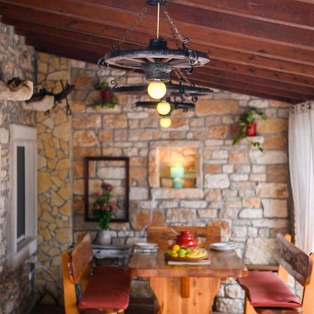 Rustic Istrian House Varesco Крница Экстерьер фото