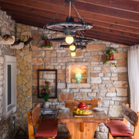 Вилла Rustic Istrian House Varesco Крница Экстерьер фото