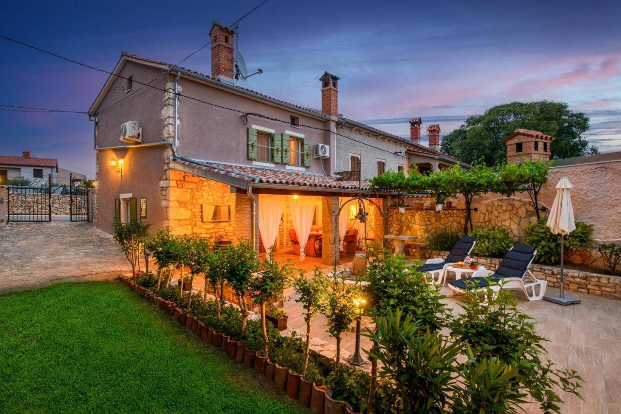 Rustic Istrian House Varesco Крница Экстерьер фото