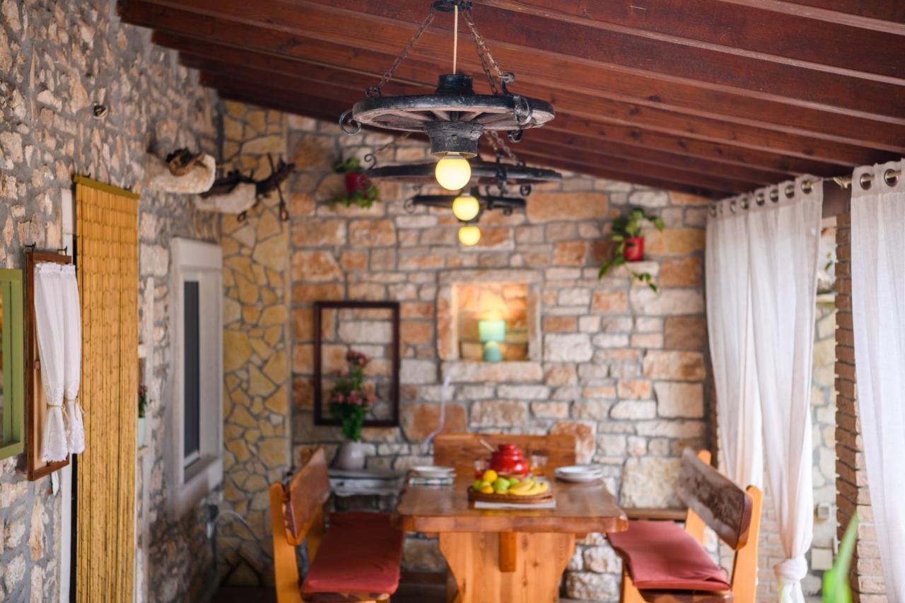 Вилла Rustic Istrian House Varesco Крница Экстерьер фото