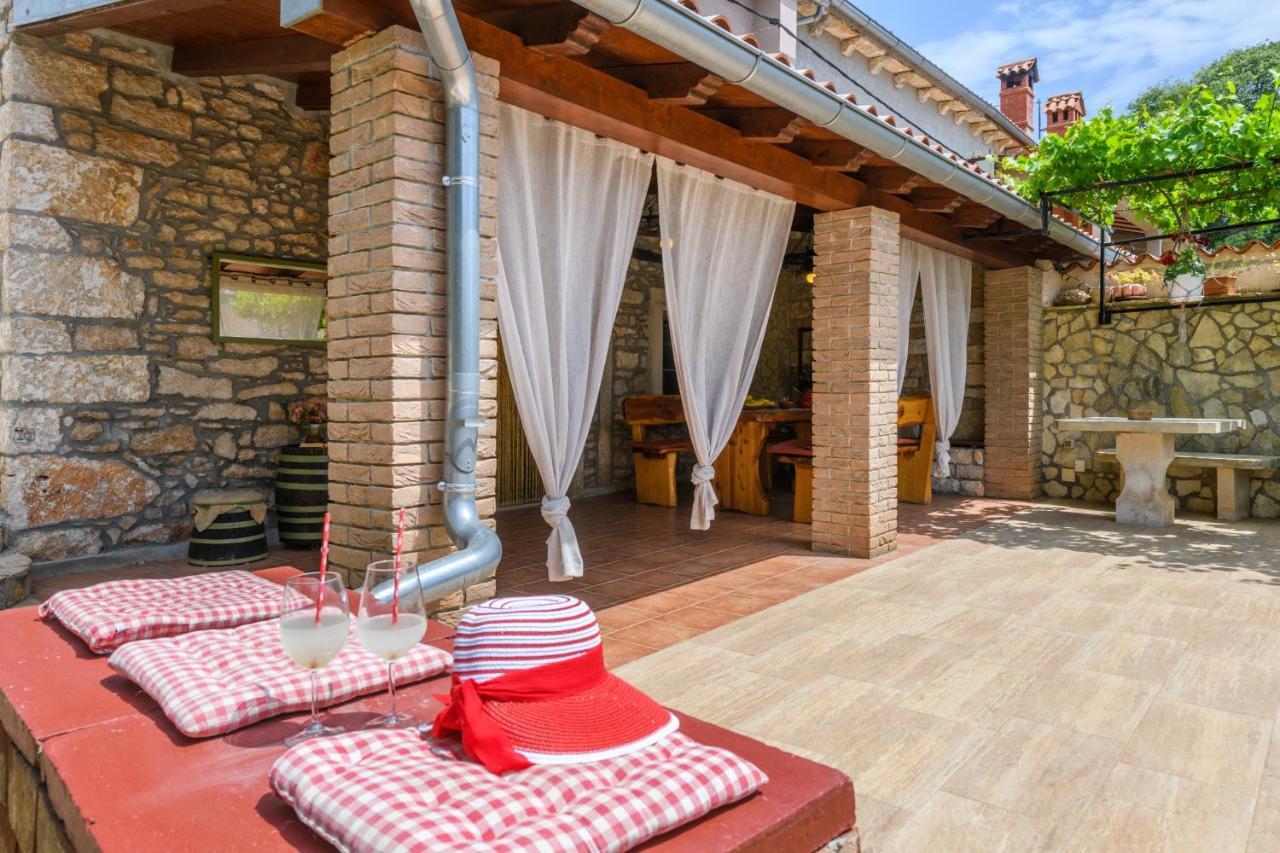 Вилла Rustic Istrian House Varesco Крница Экстерьер фото