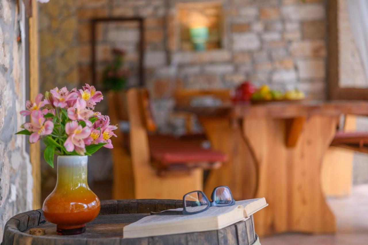 Rustic Istrian House Varesco Крница Экстерьер фото