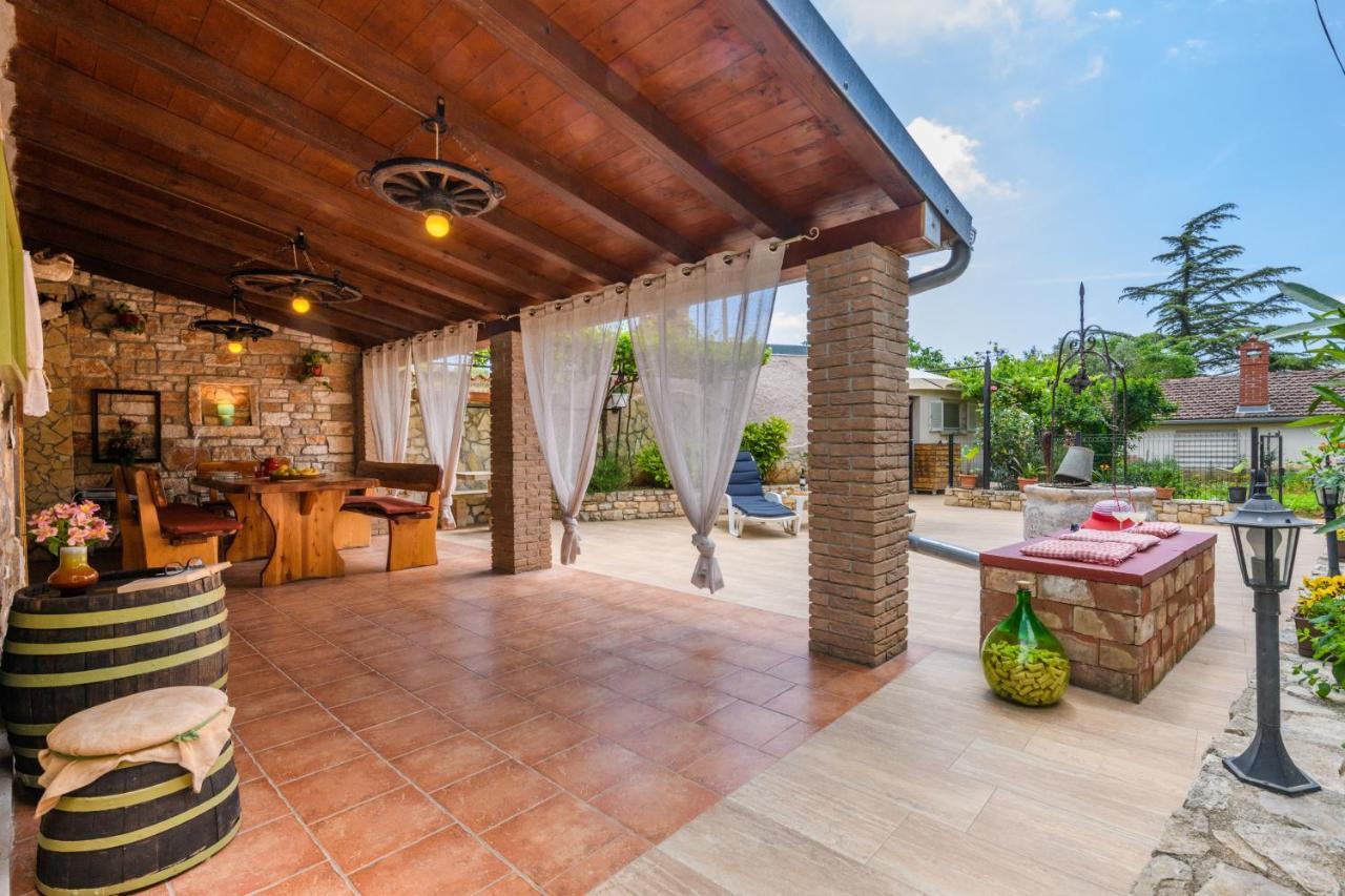 Rustic Istrian House Varesco Крница Экстерьер фото