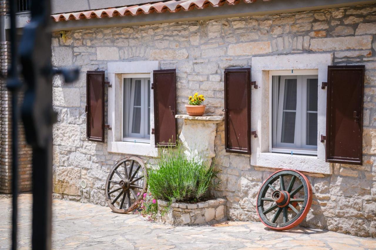 Rustic Istrian House Varesco Крница Экстерьер фото