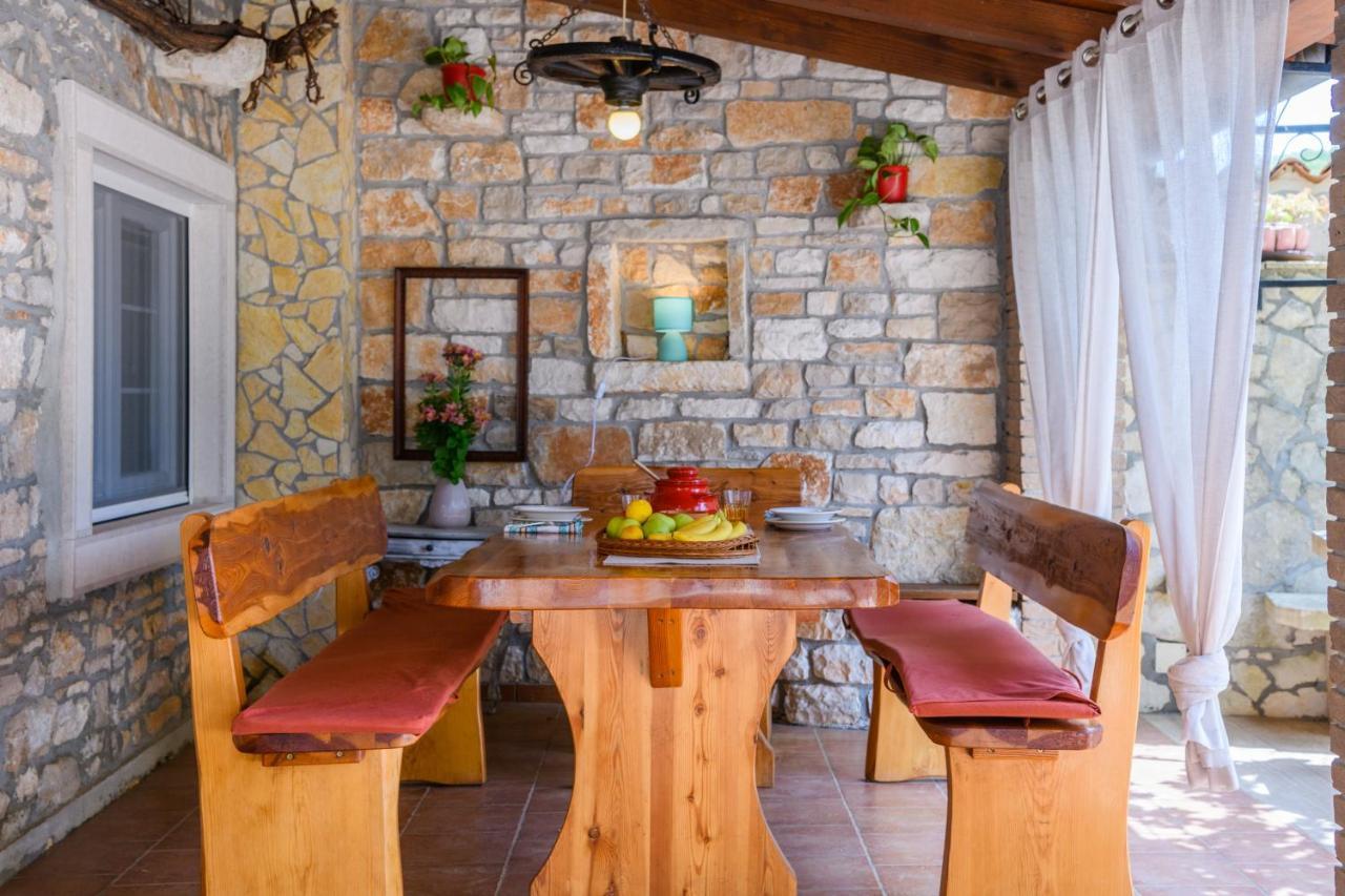 Вилла Rustic Istrian House Varesco Крница Экстерьер фото