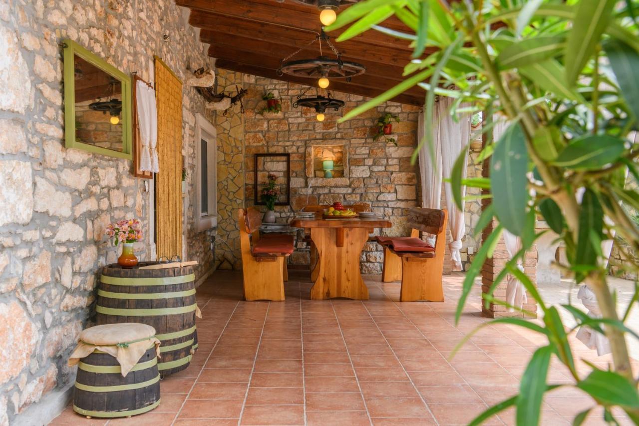 Rustic Istrian House Varesco Крница Экстерьер фото