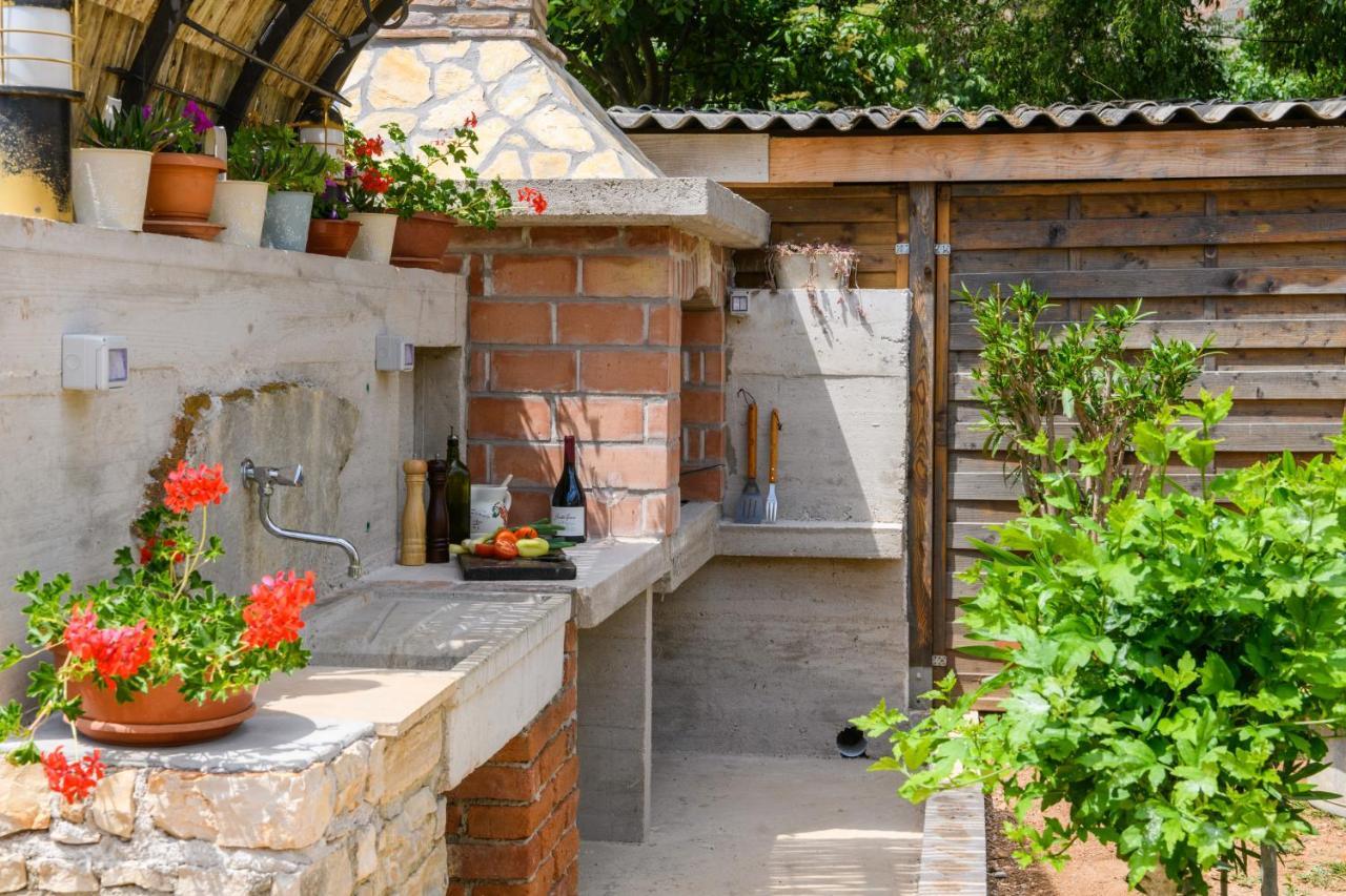 Вилла Rustic Istrian House Varesco Крница Экстерьер фото