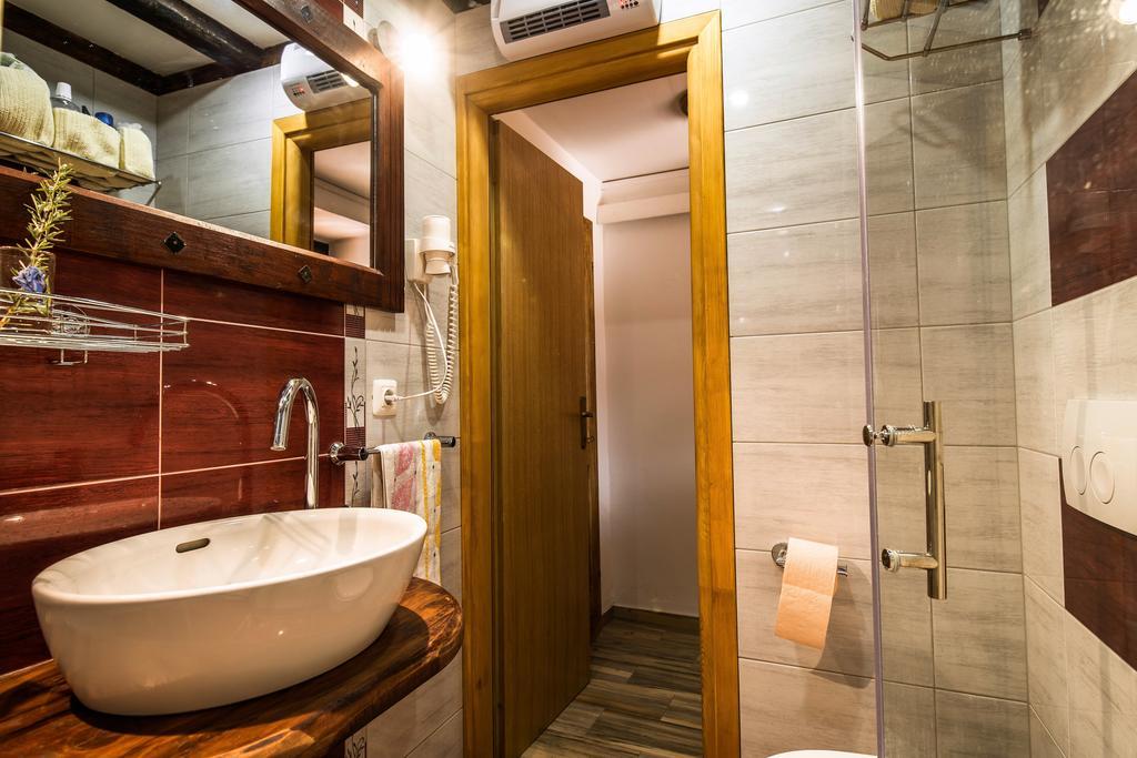 Rustic Istrian House Varesco Крница Экстерьер фото