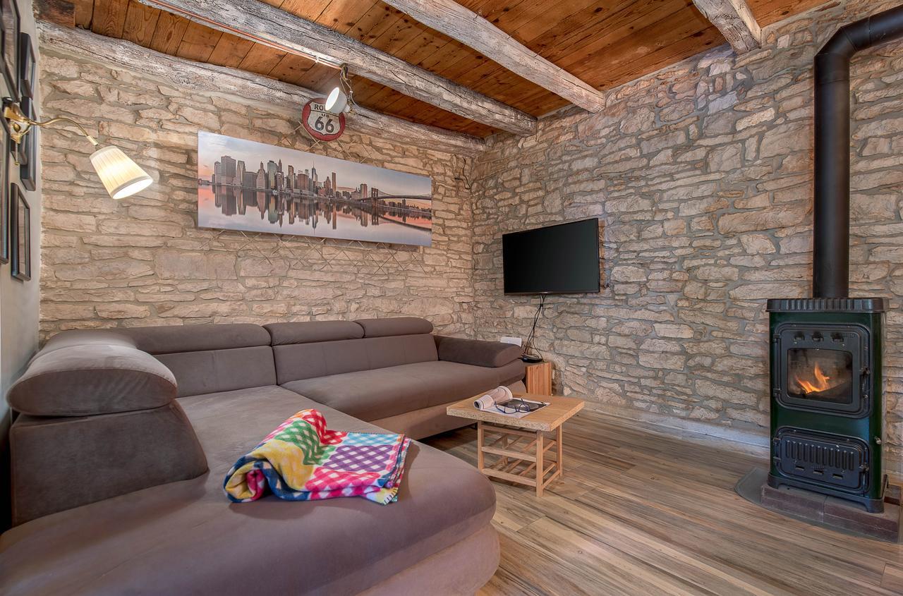 Вилла Rustic Istrian House Varesco Крница Экстерьер фото