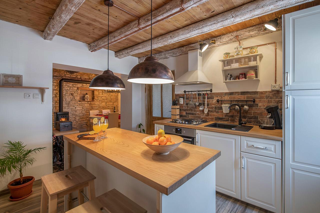 Вилла Rustic Istrian House Varesco Крница Экстерьер фото