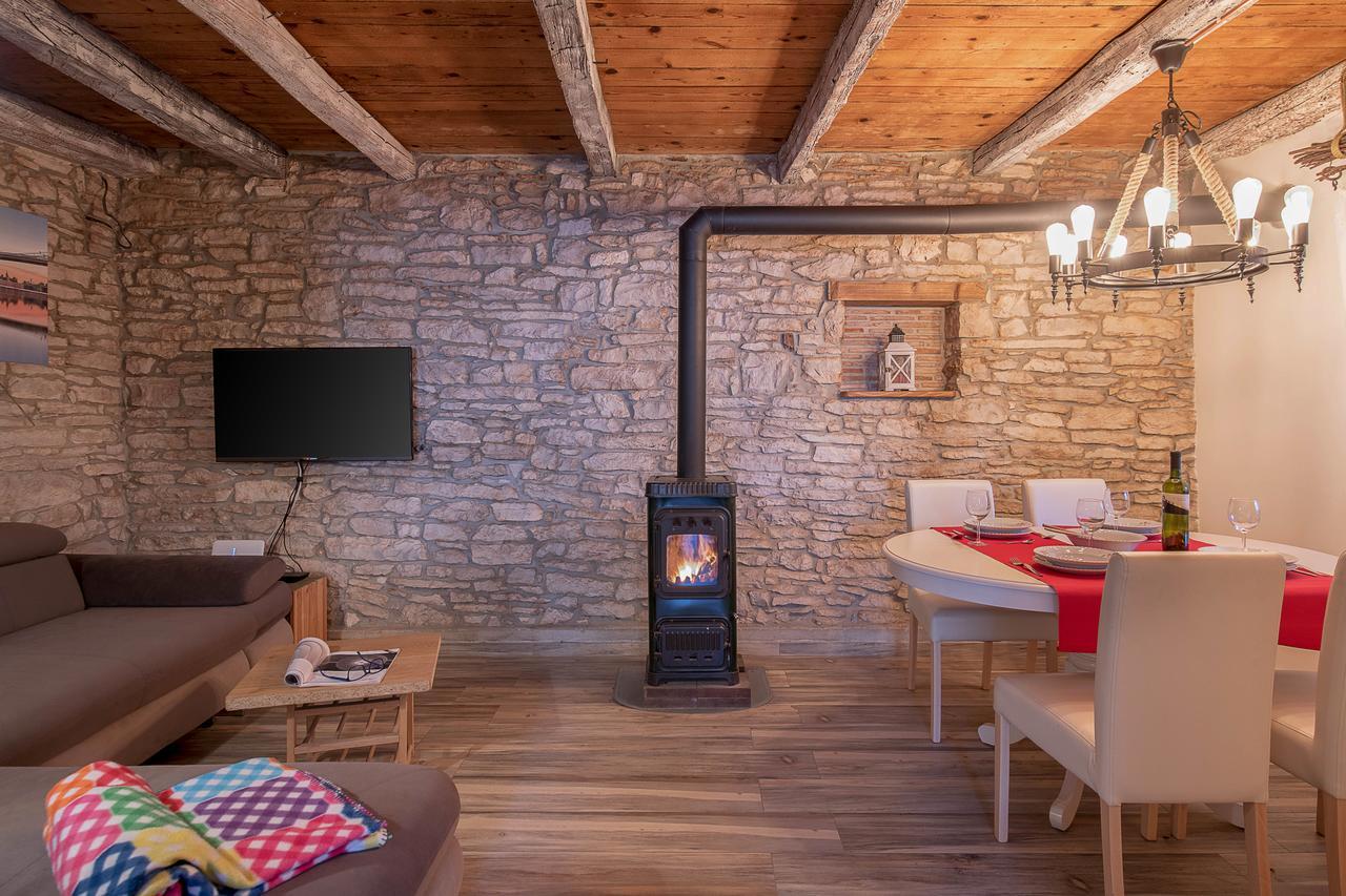 Вилла Rustic Istrian House Varesco Крница Экстерьер фото