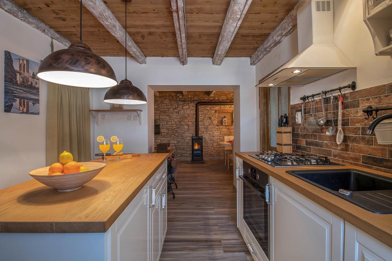 Вилла Rustic Istrian House Varesco Крница Экстерьер фото