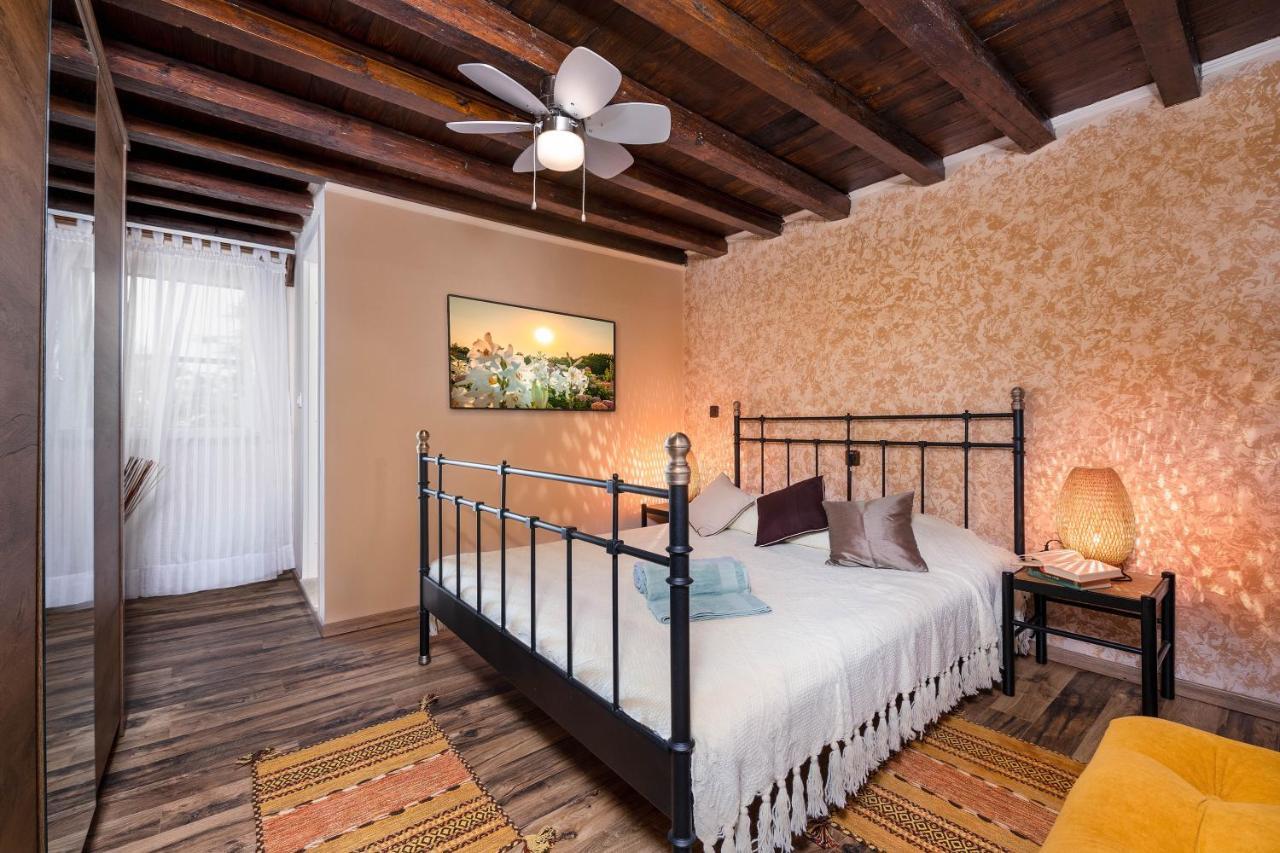 Rustic Istrian House Varesco Крница Экстерьер фото