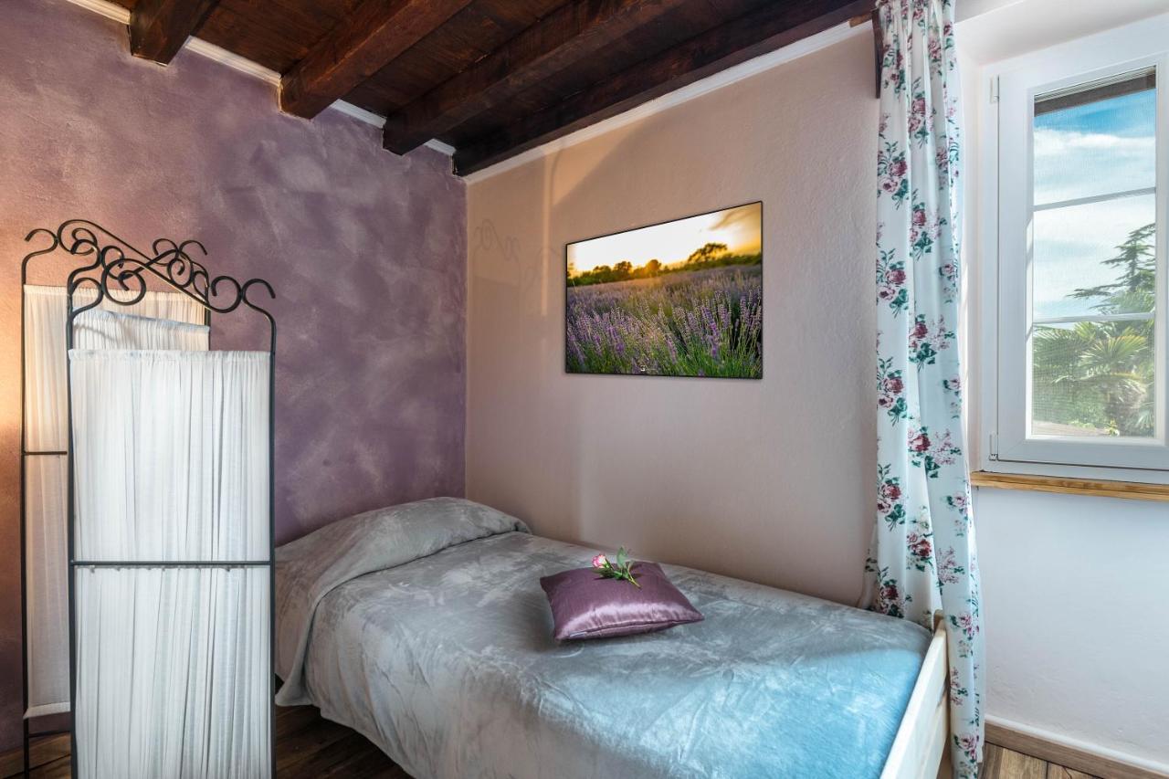 Rustic Istrian House Varesco Крница Экстерьер фото